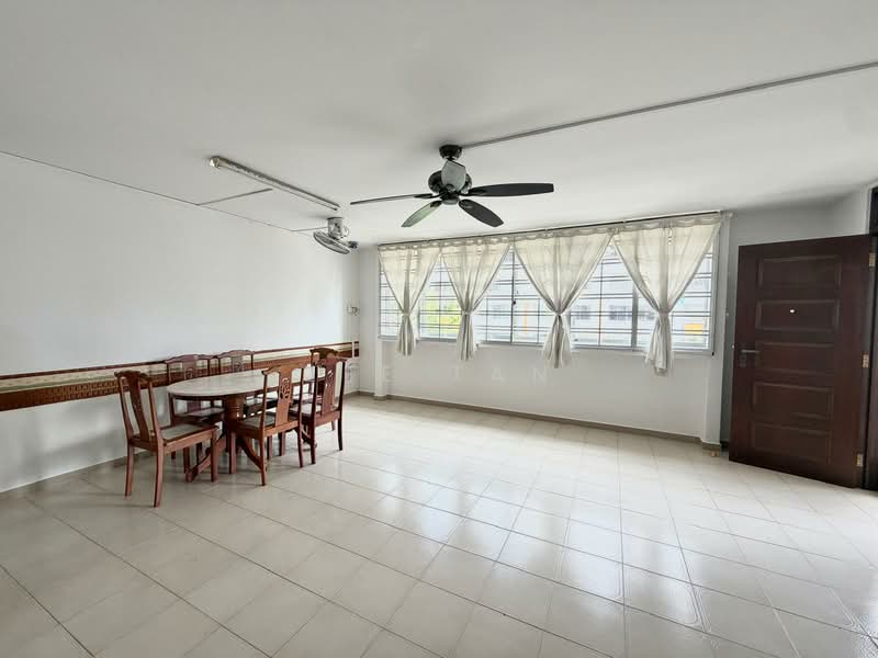 169 Bedok South Avenue 3 HDB Flat For Sale at S$ 698,000 | PropertyGuru Singapore - Living Room