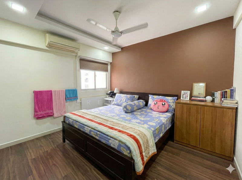 304 Shunfu Road HDB Flat For Sale at S$ 1,100,000 | PropertyGuru Singapore - Bedroom