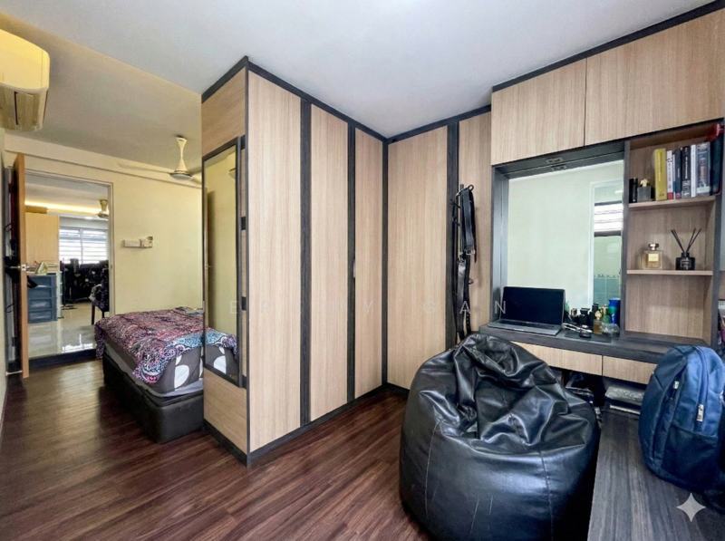 304 Shunfu Road HDB Flat For Sale at S$ 1,100,000 | PropertyGuru Singapore - Bedroom