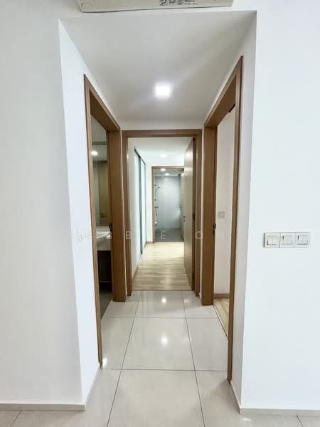 Ripple Bay Condominium For Sale at S$ 1,150,000 | PropertyGuru Singapore - Corridor