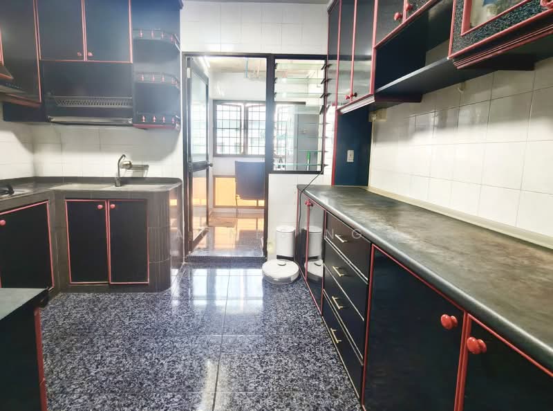 626 Choa Chu Kang Street 62 HDB Flat For Sale at S$ 619,999 | PropertyGuru Singapore - Kitchen