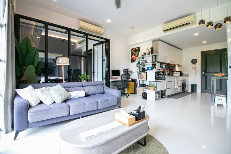R Maisons (The Maisons) Apartment For Sale at S$ 1,100,000 | PropertyGuru Singapore - Living Room