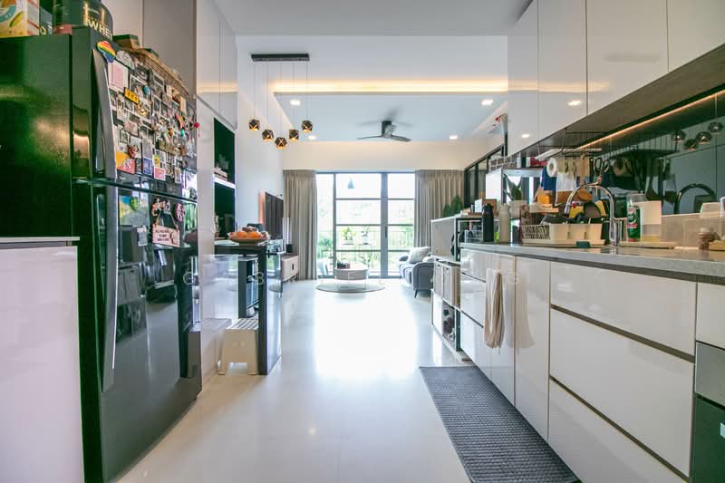 R Maisons (The Maisons) Apartment For Sale at S$ 1,100,000 | PropertyGuru Singapore - Living Room