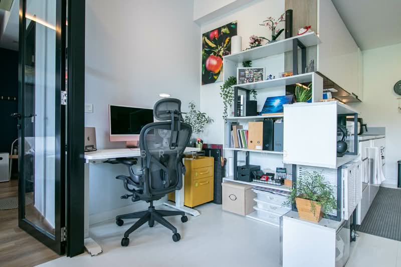 R Maisons (The Maisons) Apartment For Sale at S$ 1,100,000 | PropertyGuru Singapore - Study