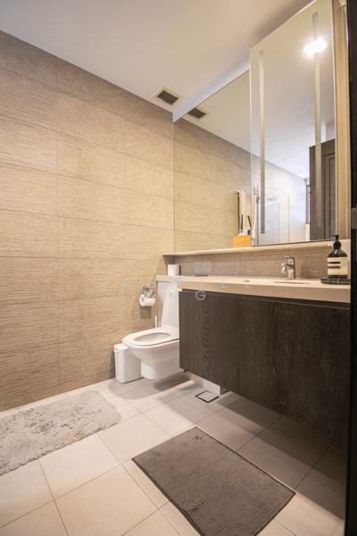 R Maisons (The Maisons) Apartment For Sale at S$ 1,100,000 | PropertyGuru Singapore - Bathroom