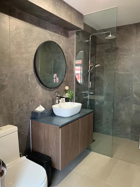 615 Elias Road HDB Flat For Sale at S$ 880,000 | PropertyGuru Singapore - Bathroom