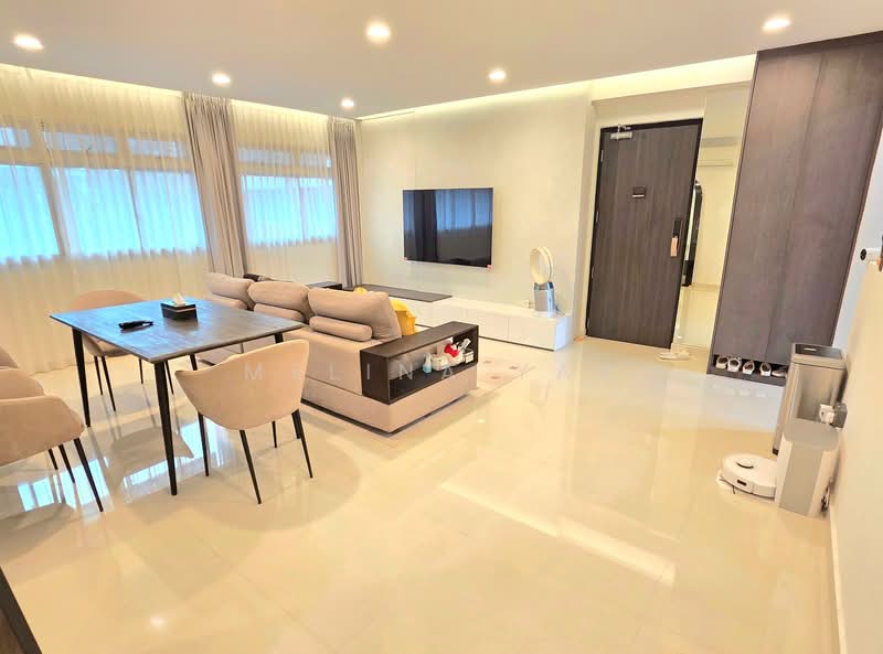 615 Elias Road HDB Flat For Sale at S$ 880,000 | PropertyGuru Singapore - Living Room