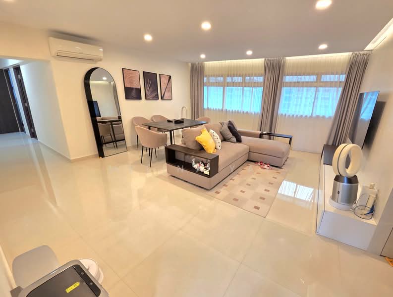 615 Elias Road HDB Flat For Sale at S$ 880,000 | PropertyGuru Singapore - Living Room