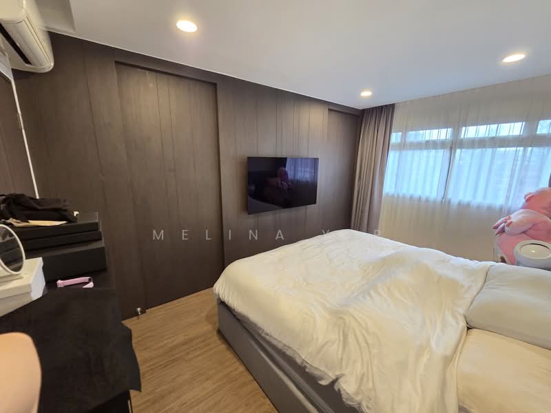 615 Elias Road HDB Flat For Sale at S$ 880,000 | PropertyGuru Singapore - Bedroom