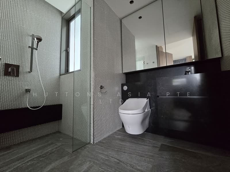 10 Evelyn Condominium For Sale at S$ 1,290,000 | PropertyGuru Singapore - Bathroom