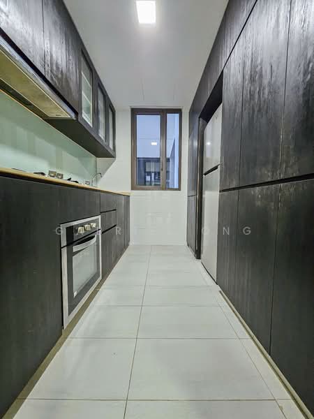 The Inflora Condominium For Sale at S$ 1,200,000 | PropertyGuru Singapore - Kitchen