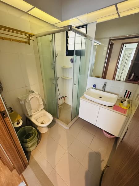 468A Bukit Batok West Avenue 9, 468A Bukit Batok West Avenue 9, 2 Bedrooms, 732 sqft, HDB Flat For Rent, by William Yong, 500069177 - Bathroom - PropertyGuru.com.sg