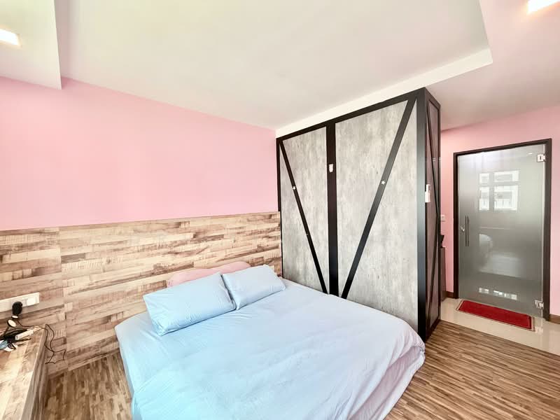 70C Telok Blangah Heights HDB Flat For Sale at S$ 920,000 | PropertyGuru Singapore - Bedroom