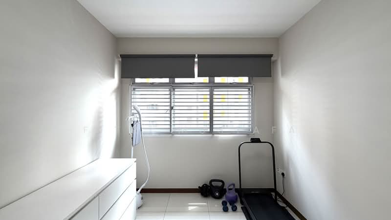 449A Bukit Batok West Avenue 9 HDB Flat For Sale at S$ 700,000 | PropertyGuru Singapore - Gym