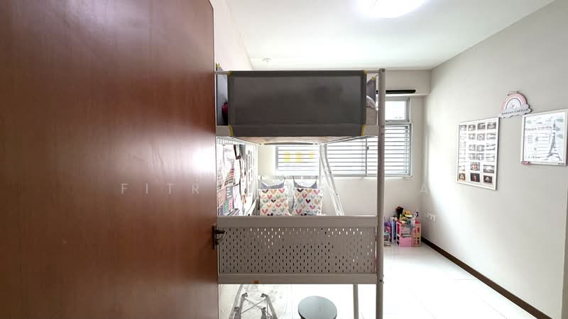 449A Bukit Batok West Avenue 9 HDB Flat For Sale at S$ 700,000 | PropertyGuru Singapore - Bedroom