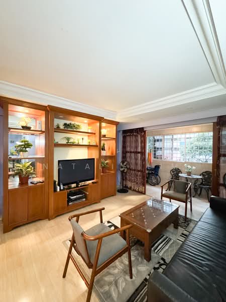 141 Bishan Street 12 HDB Flat For Sale at S$ 799,000 | PropertyGuru Singapore - Living Room