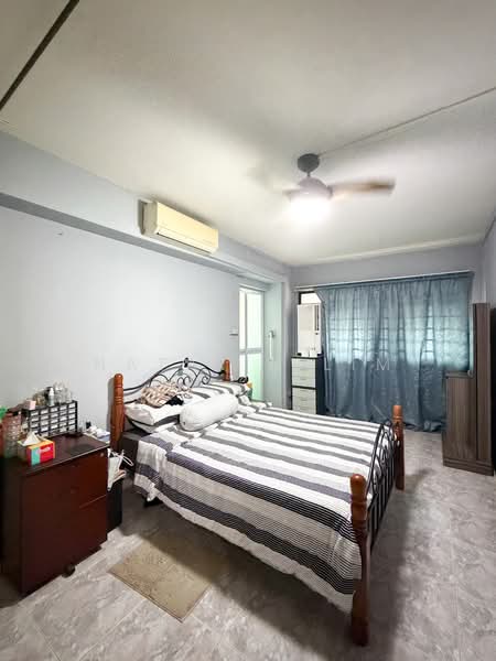833 Jurong West Street 81 HDB Flat For Sale at S$ 568,000 | PropertyGuru Singapore - Bedroom