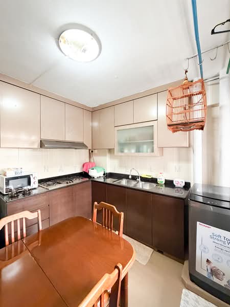 833 Jurong West Street 81 HDB Flat For Sale at S$ 568,000 | PropertyGuru Singapore - Kitchen