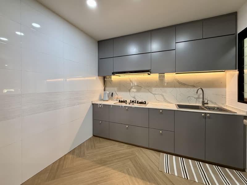 463A Bukit Batok Street 41 HDB Flat For Sale at S$ 900,000 | PropertyGuru Singapore - Kitchen