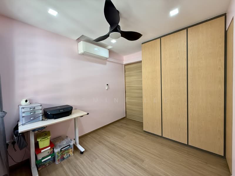 463A Bukit Batok Street 41 HDB Flat For Sale at S$ 900,000 | PropertyGuru Singapore - Bedroom