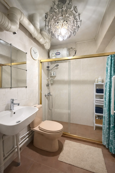 640 Jurong West Street 61 HDB Flat For Sale at S$ 648,000 | PropertyGuru Singapore - Bathroom