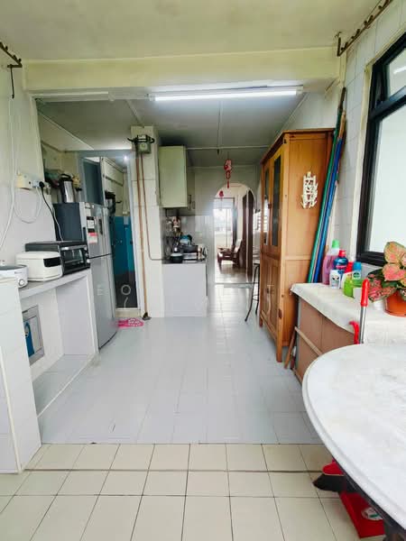 33 Jalan Bahagia HDB Flat For Sale at S$ 340,000 | PropertyGuru Singapore - Kitchen