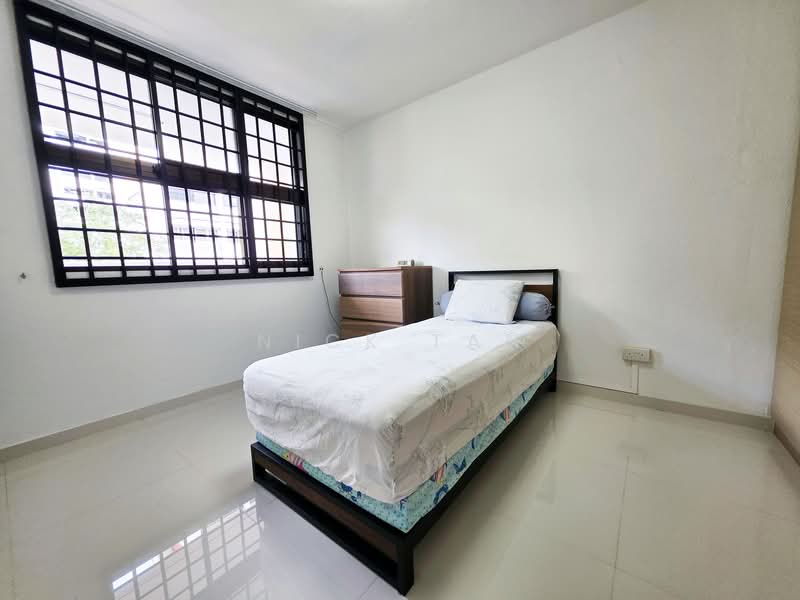 238 Serangoon Avenue 2 HDB Flat For Sale at S$ 758,000 | PropertyGuru Singapore - Bedroom