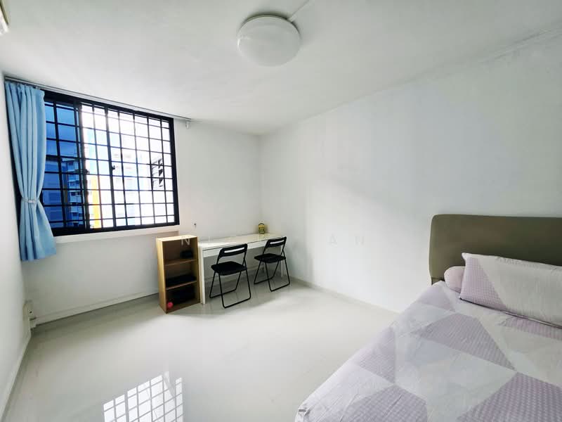 238 Serangoon Avenue 2 HDB Flat For Sale at S$ 758,000 | PropertyGuru Singapore - Bedroom
