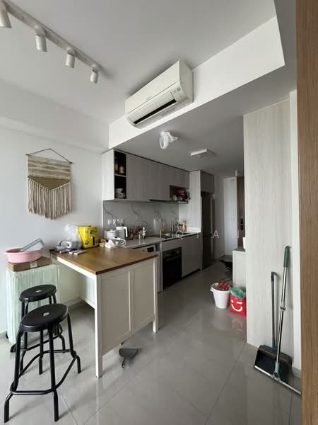 Whistler Grand, 107 West Coast Vale, Room Rental, 190 sqft, Condominium For Rent, by Lin Yiqian, 500069245 - Kitchen - PropertyGuru.com.sg