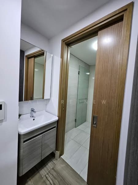 Lakeville, 3 Jurong Lake Link, 2 Bedrooms, 678 sqft, Condominium For Rent, by Albert New, 500069246 - Bathroom - PropertyGuru.com.sg