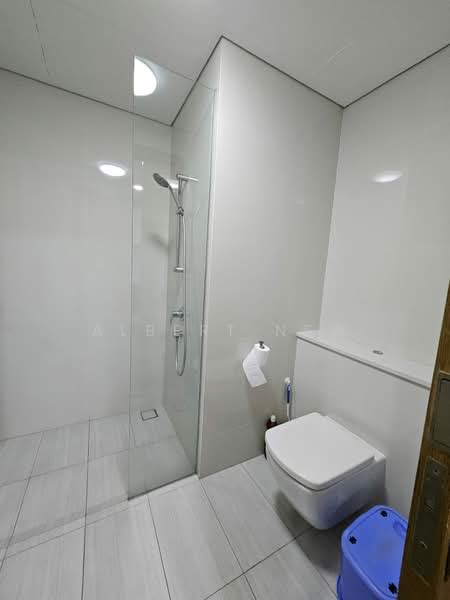 Lakeville, 3 Jurong Lake Link, 2 Bedrooms, 678 sqft, Condominium For Rent, by Albert New, 500069246 - Bathroom - PropertyGuru.com.sg