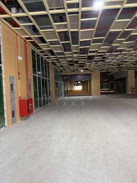 Ramp up / 20 foot container accessible / Tampines, , 834 sqft, Factory / Workshop (B2) For Rent, by Jessica Liang, 500069247 - Corridor - CommercialGuru.com.sg