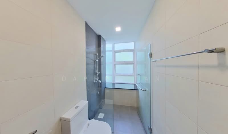 Palm Grove Regency Terraced House For Sale at S$ 3,500,000 | PropertyGuru Singapore - Bathroom