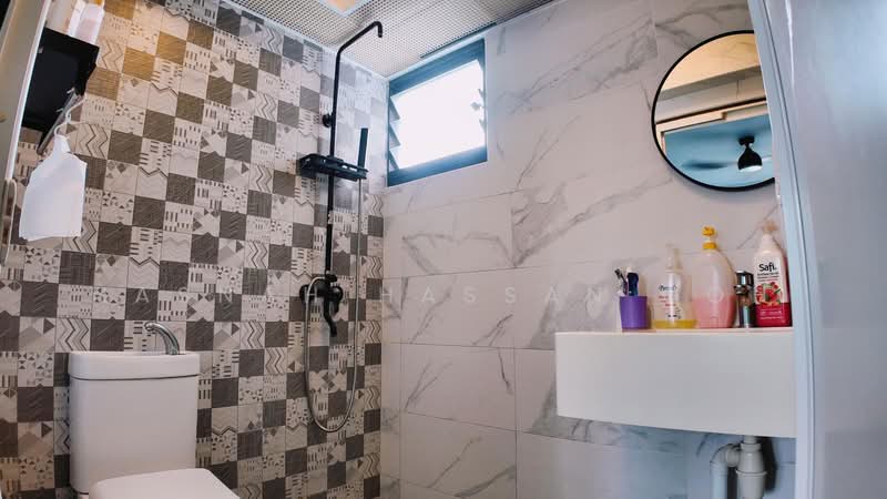 259B Punggol Field HDB Flat For Sale at S$ 550,000 | PropertyGuru Singapore - Bathroom