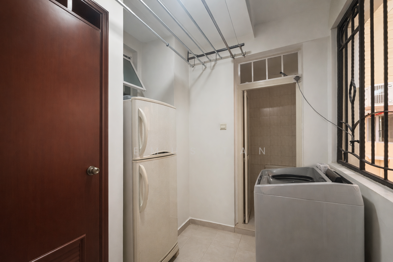 Cheap, Big and Spacious 3-Bedder @ Gerald Drive Condominium For Sale at S$ 1,718,000 | PropertyGuru Singapore - Interior