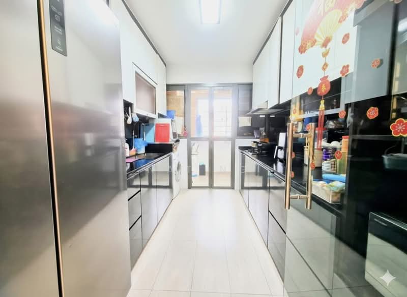 479B Yishun Street 42 HDB Flat For Sale at S$ 630,000 | PropertyGuru Singapore - Kitchen