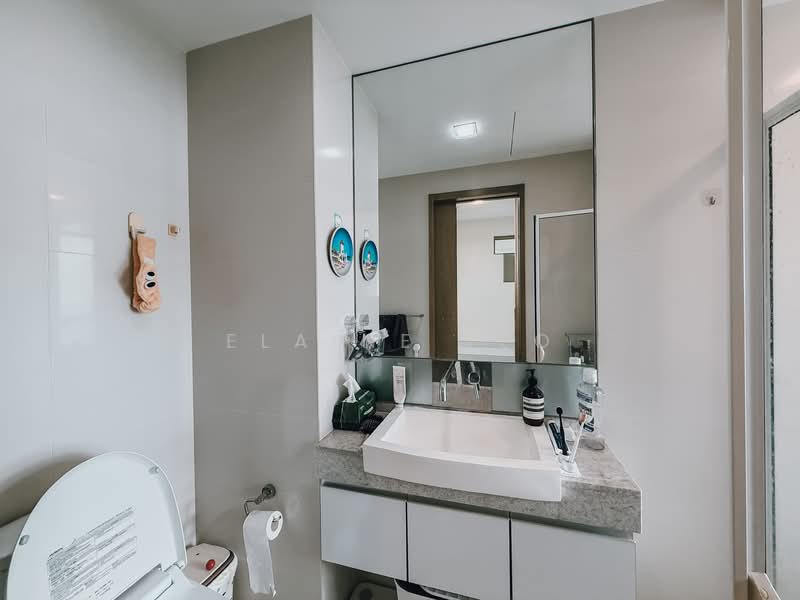 Citylights Condominium For Sale at S$ 1,100,000 | PropertyGuru Singapore - Bathroom