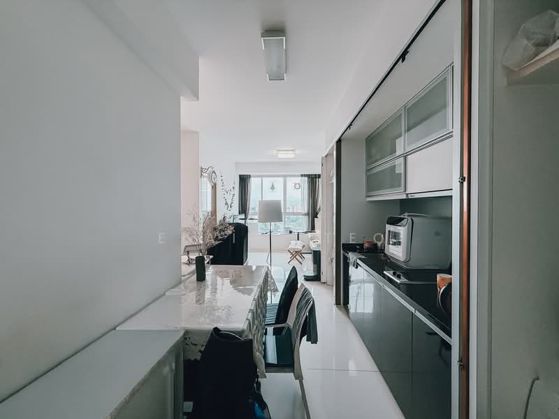 Citylights Condominium For Sale at S$ 1,100,000 | PropertyGuru Singapore - Kitchen