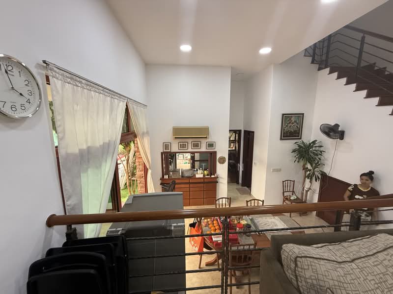 Tanah Merah Green Corner Terrace For Sale at S$ 3,999,000 | PropertyGuru Singapore - Living Room