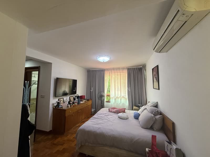 Tanah Merah Green Corner Terrace For Sale at S$ 3,999,000 | PropertyGuru Singapore - Master Bedroom