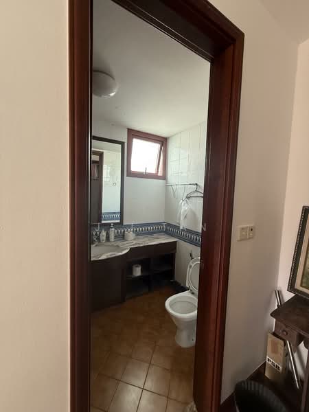 Tanah Merah Green Corner Terrace For Sale at S$ 3,999,000 | PropertyGuru Singapore - Bathroom