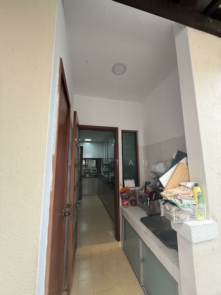 Tanah Merah Green Corner Terrace For Sale at S$ 3,999,000 | PropertyGuru Singapore - Kitchen