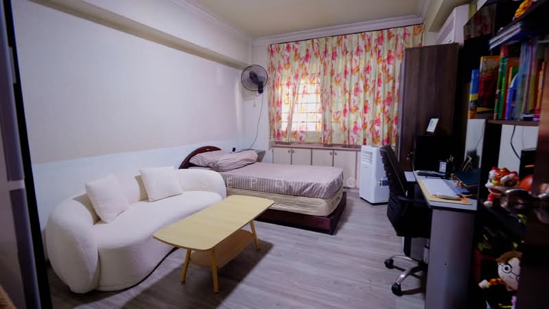 139 Jalan Bukit Merah HDB Flat For Sale at S$ 1,100,000 | PropertyGuru Singapore - Bedroom