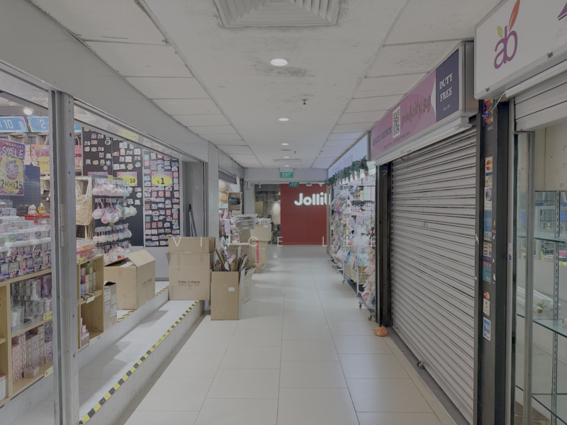 Lucky Plaza, 304 Orchard Road, 236 sqft, Mall Shop For Rent, by Vince Lee, 500069306 - Corridor - CommercialGuru.com.sg
