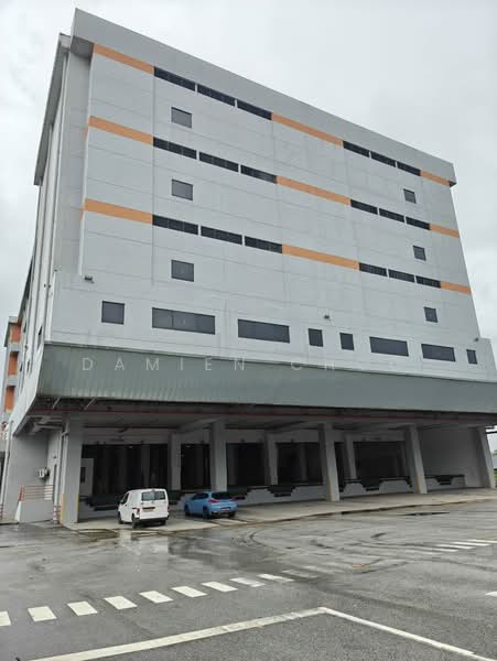 Self contained warehouse, , 195,000 sqft, Factory / Workshop (B2) For Rent, by Damien Choo, 500069307 - Exterior - CommercialGuru.com.sg
