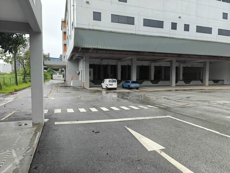 Self contained warehouse, , 195,000 sqft, Factory / Workshop (B2) For Rent, by Damien Choo, 500069307 - Exterior - CommercialGuru.com.sg
