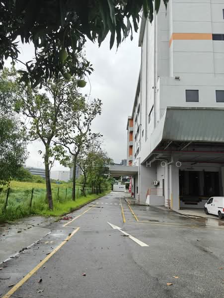 Self contained warehouse, , 195,000 sqft, Factory / Workshop (B2) For Rent, by Damien Choo, 500069307 - CommercialGuru.com.sg