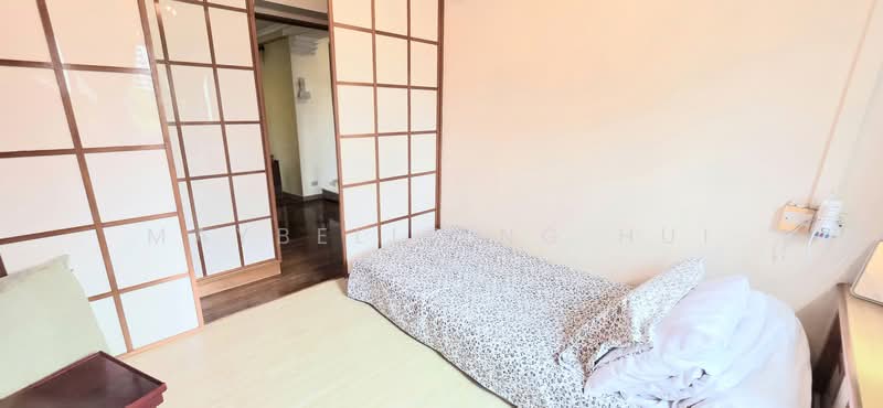 649B Jurong West Street 61 HDB Flat For Sale at S$ 708,000 | PropertyGuru Singapore - Bedroom