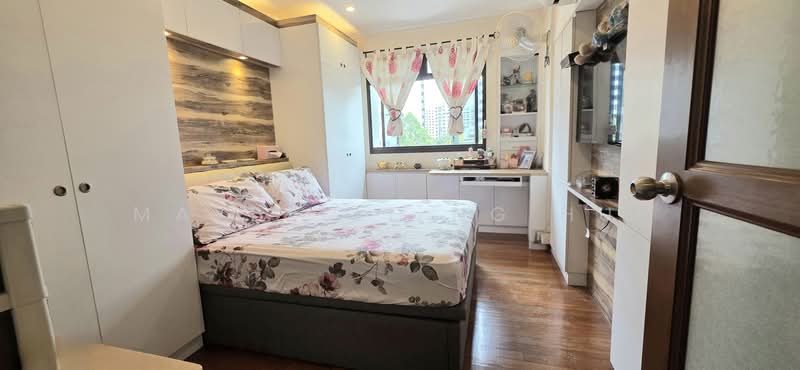 649B Jurong West Street 61 HDB Flat For Sale at S$ 708,000 | PropertyGuru Singapore - Bedroom