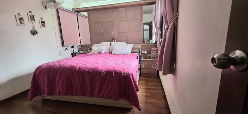 649B Jurong West Street 61 HDB Flat For Sale at S$ 708,000 | PropertyGuru Singapore - Bedroom